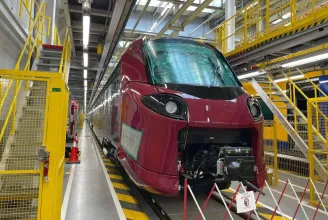 December elején érkezik Romániába az első új elektromos vonat