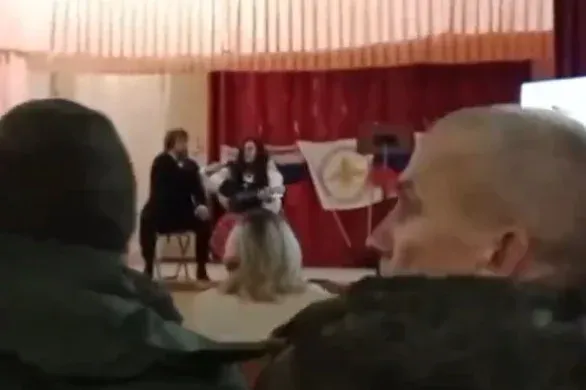 Ukrán légicsapásban meghalt egy orosz színésznő, aki megszálló katonáknak adott elő Donyeck megyében