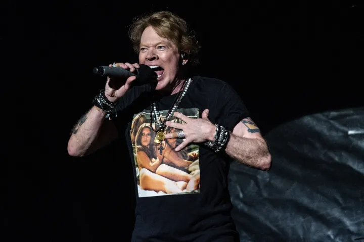 Axl Rose, a Guns N' Roses énekese a Copenhell heavy metal zenei fesztiválon Koppenhágában 2023. június 17-én – Fotó: Helle Arensbak / Ritzau Scanpix / AFP