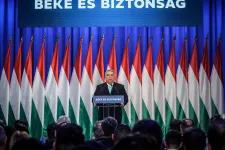 Semmi ok az aggodalomra, még fél évig háborús veszélyhelyzet lesz a békepárti Magyarországon