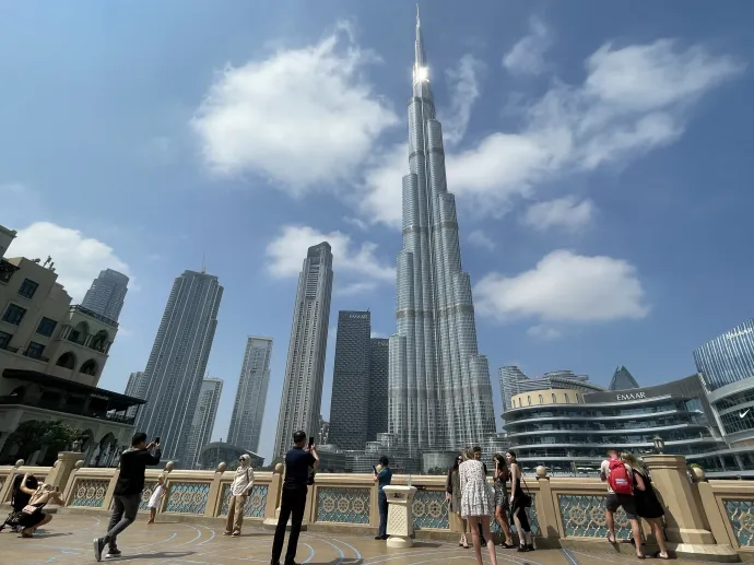A világ legmagasabb épülete, a Burdzs Kalifa Dubajban 2023. március 01-én – Fotó: Salih Seref / Anadolu Agency / AFP