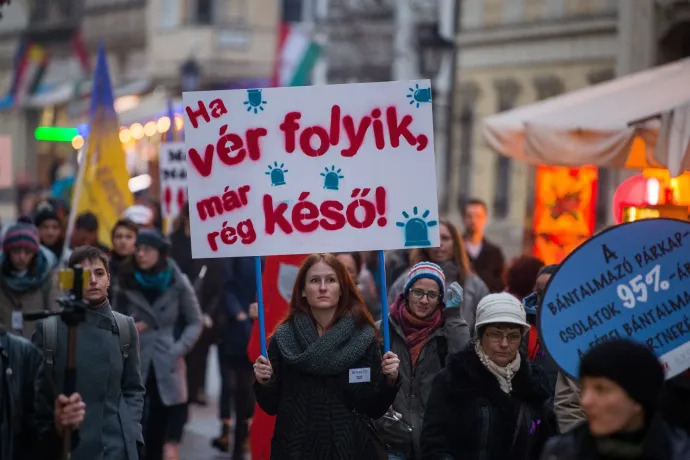 Kormány: Brüsszel és a baloldal miatt nő a nők elleni erőszak