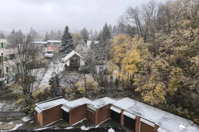 Hózáporok, hópelyhek, hódara