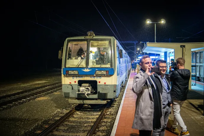 „Kell egy bérlet, ami jó erre is, kitalálod holnapig?” – Lázár Jánossal indult az első szabadkai vonat