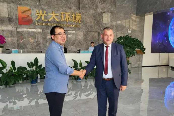 A közpénzes utazások: kevés haszon, sok nyaralás – így utaztak Gálfiék Kínába, Borbolyék pedig mindenhova