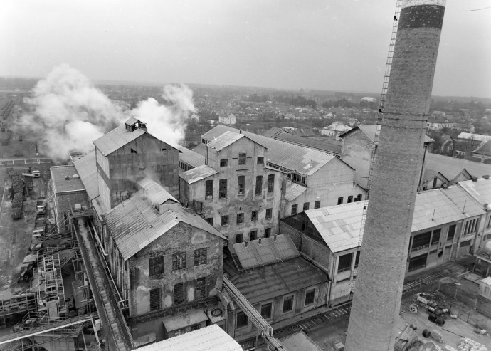 A mezőhegyesi cukorgyár 1975-ben. Fotó: Fortepan/Főfotó