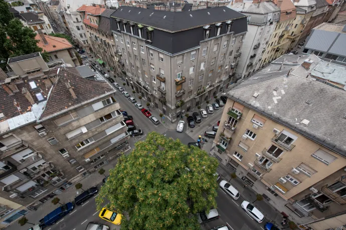 Bővítik a fizetős parkolási zónákat Budapesten, több övezet drágább kategóriába került