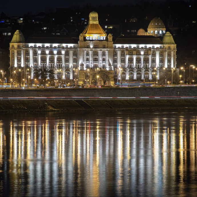 Szép lassan bekeríti Budapest belvárosát Tiborcz a szállodáival