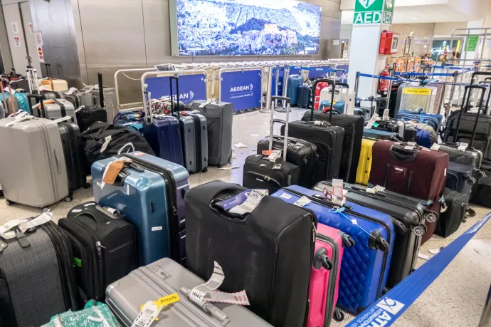 Fact-check: A reptér tényleg pár száz forintért árverezi el az ottfelejtett poggyászokat?