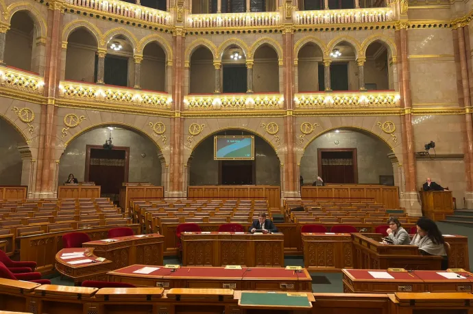 „Fél évvel a választás előtt egy normálisan működő, demokratikus országban nem történik ilyen”