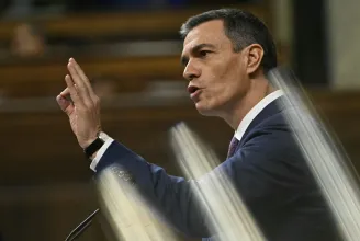 Elvtelen alku vagy józan számítás? – kockázatos húzással maradt a helyén a spanyol kormányfő