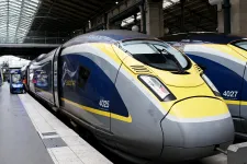 Leszakadt a felsővezeték, 700 utas rekedt egy Londonból Amszterdamba tartó vonaton