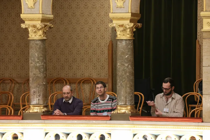 A fideszes képviselők közül egyedül Kósa Lajos állt szóba Karsai Dániellel a parlamentben