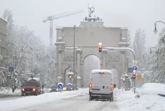 Beütött a tél: hókáosz Münchenben, lavinaveszély Ausztriában, áramkimaradások Csehországban