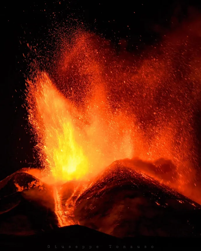 Az Etna kitörése 2023. december 1-én este Fotó: Giuseppe Tonzuso / Telex