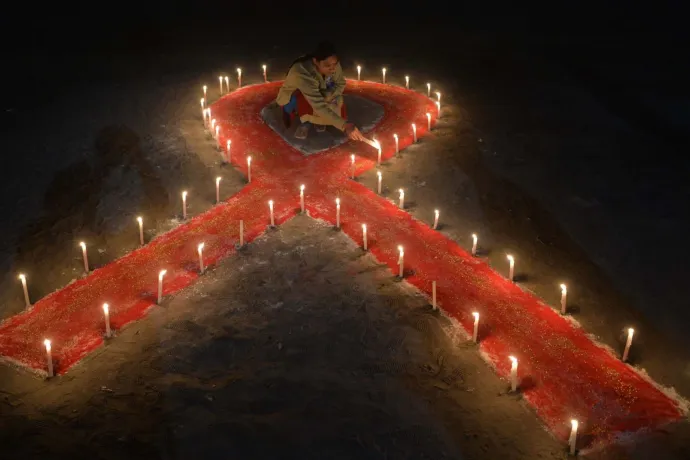 Arte: Is an end to AIDS in sight? Could the UN's plan work, even though only three people have been cured so far?