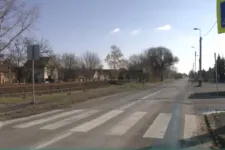 Elsodort egy babakocsit, majd továbbhajtott egy autós Budapesten