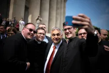 „Ki kéne állnia a magyar egyháznak a kormány álszentsége ellen, de őket csak a pénz érdekli”