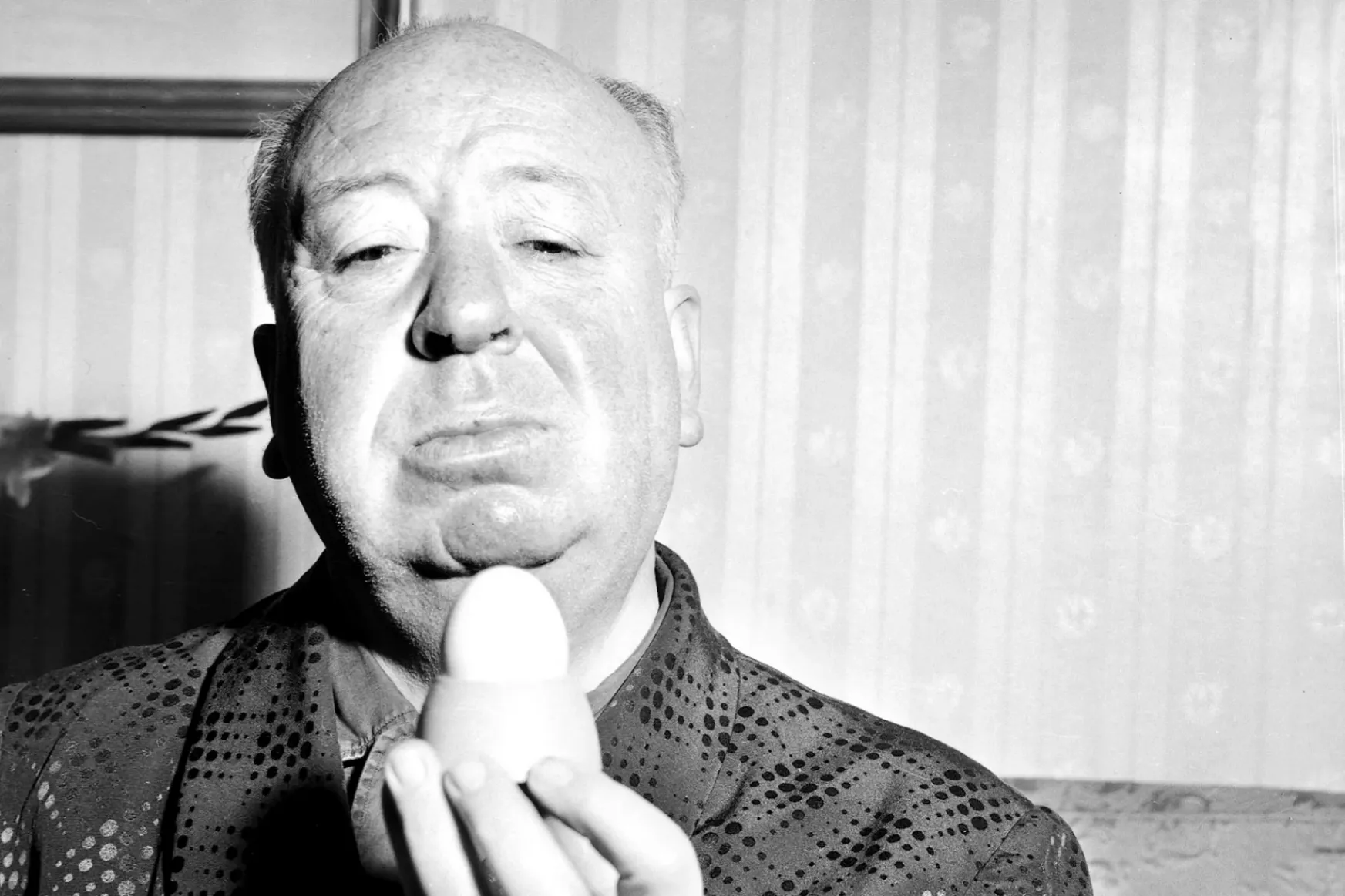 Kerek, fehér és undorító: Alfred Hitchcock tojásfóbiája