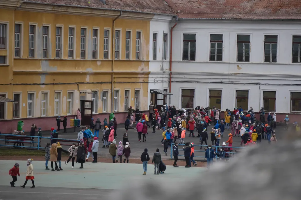Gyengék a PISA-felmérés romániai eredményei, a diákok felének az alap matek feladatok sem mennek