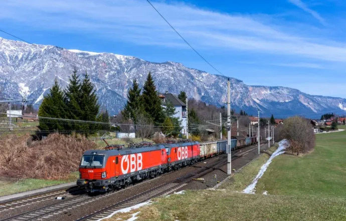 Többet ér a mozdonyvezető, ha interoperábilis