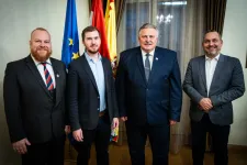 A Momentum Veres Pált támogatja az önkormányzati választásokon Miskolcon