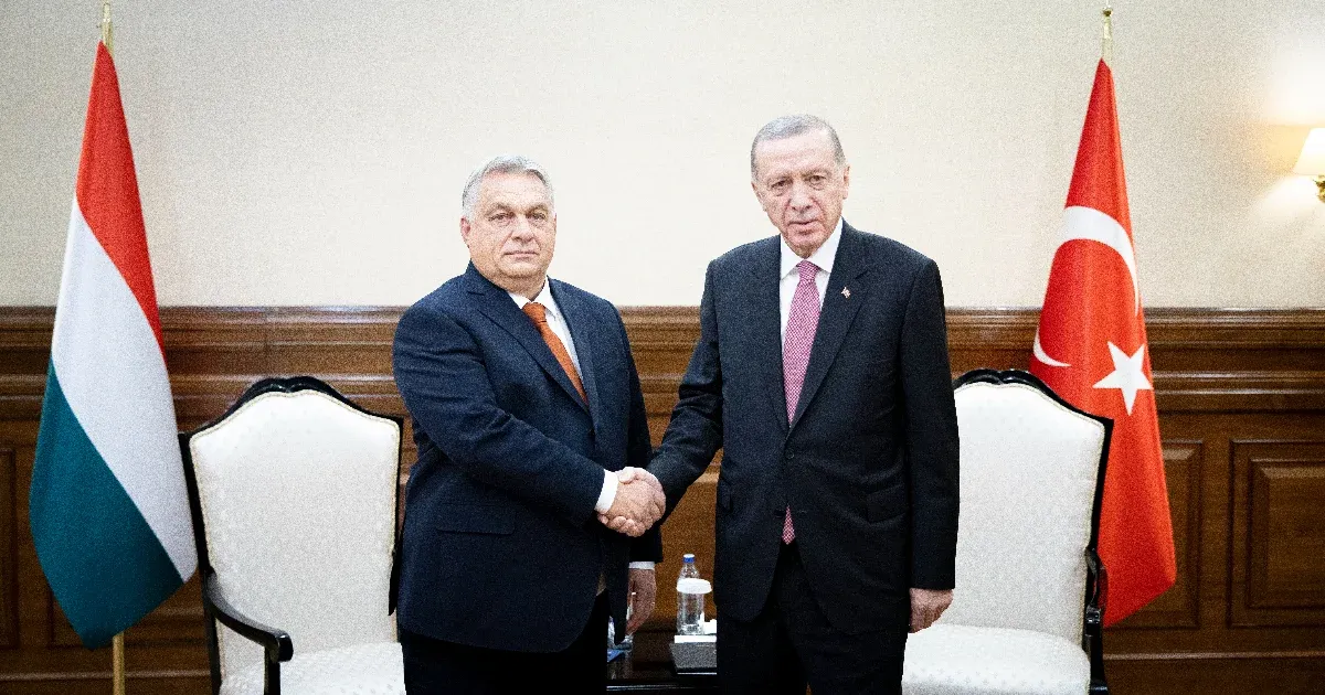 Orbán és Novák gálázni viszi a török elnököt a MÜPA-ba