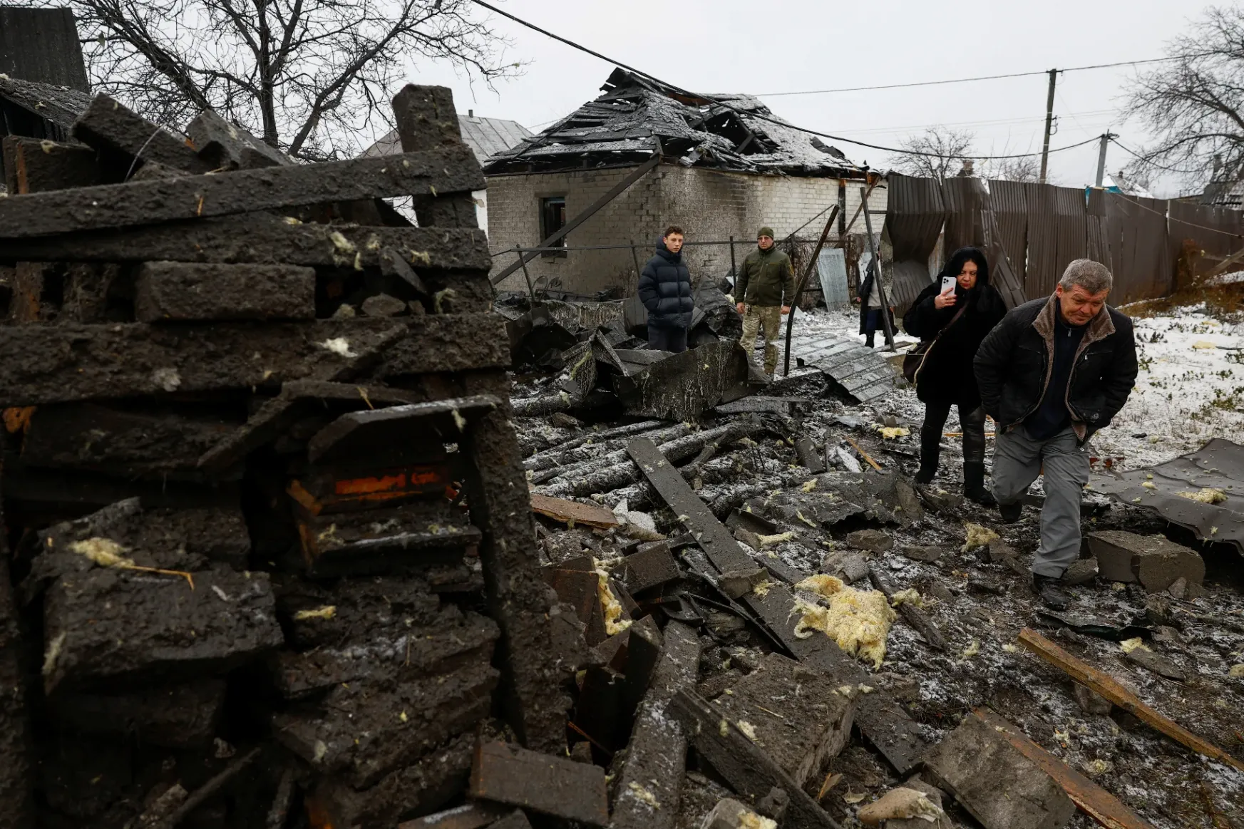 Oroszország ballisztikus rakétákkal támadta Kijevet, Zelenszkij Washingtonban tárgyal a katonai támogatásokról