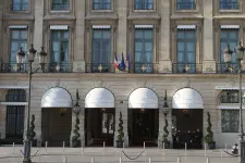 Felszippantott egy közel 290 millió forintos gyémántgyűrűt a porszívó a párizsi Ritzben