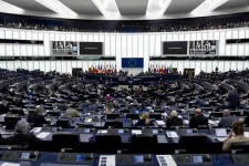 Alkuk helyett átláthatóbban akar az Európai Bizottság élére elnököt választani az EP