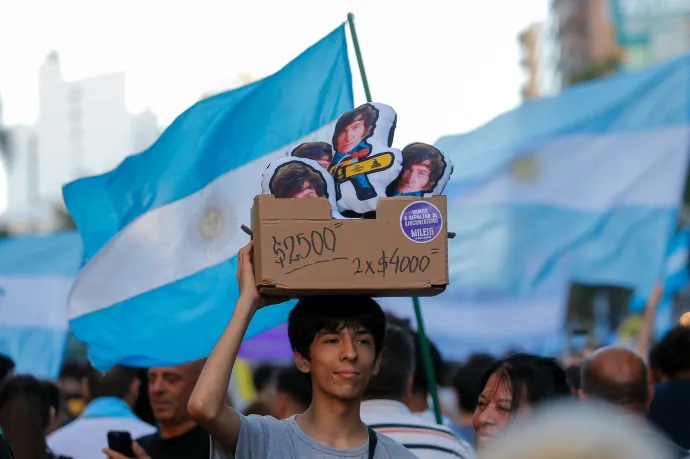 Argentína a felére csökkenti a peso értékét