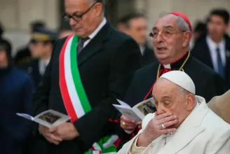 Egészségi problémái ellenére sem gondol a lemondásra Ferenc pápa