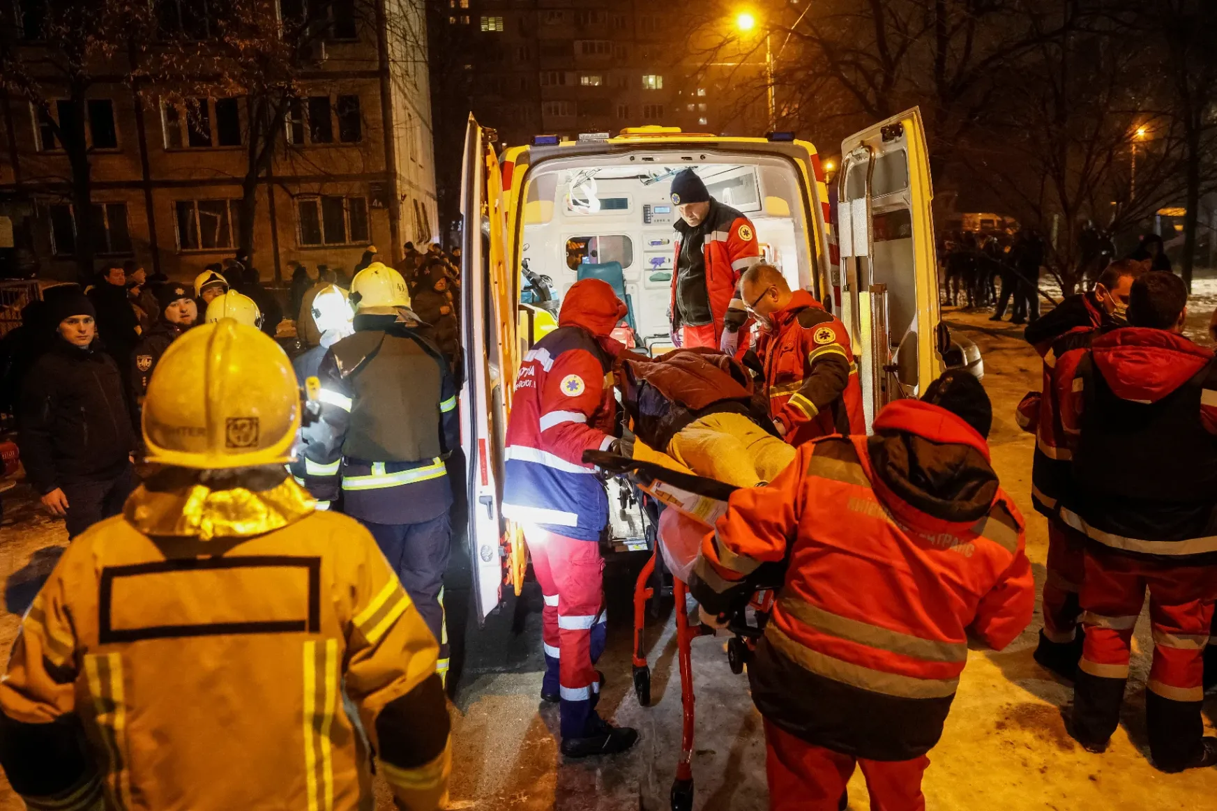 Gyermekkórházat is megrongált egy Kijevet célzó orosz rakétatámadás éjjel, 53-an megsérültek