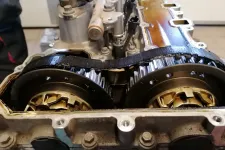 Mónikáék Opeljében 56 ezer kilométer után ment tönkre a motor a széthulló vezérműszíj miatt