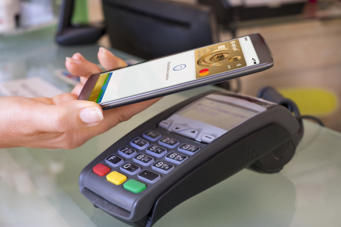 Zsebre vágható aranyfedezet: ünnepeljen Mastercard Gold betéti kártyával!