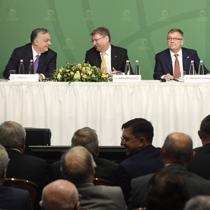 Mindenki jobban jár, ha a kormány és a jegybank is a saját dolgával foglalkozik