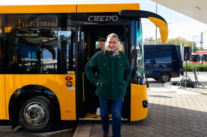 Jövő szeptembertől jöhet a készpénzmentes jegyvásárlás a tömegközlekedés járművein