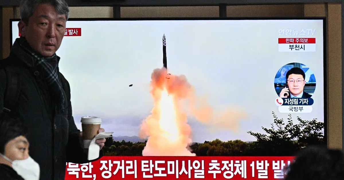 Nagy hatótávolságú ballisztikus rakéta fellövésével válaszolt Észak-Korea az amerikai–dél-koreai tárgyalásokra