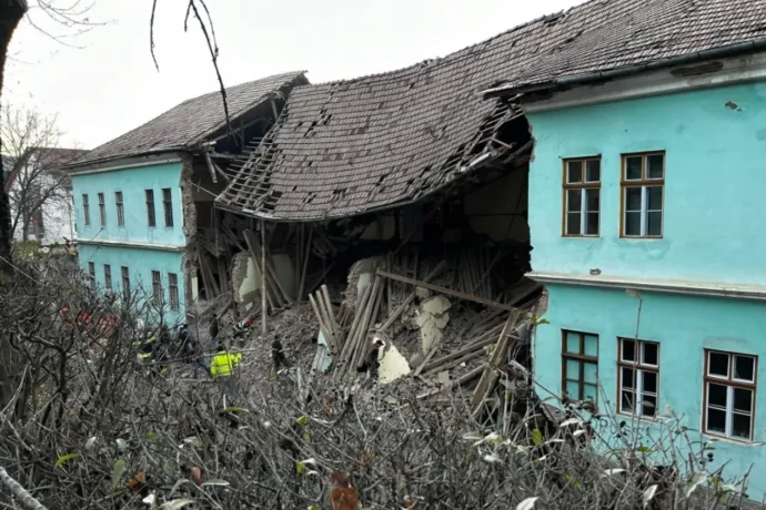 Összeomlott a székelyudvarhelyi Tamási Áron Gimnázium bentlakásának egy része