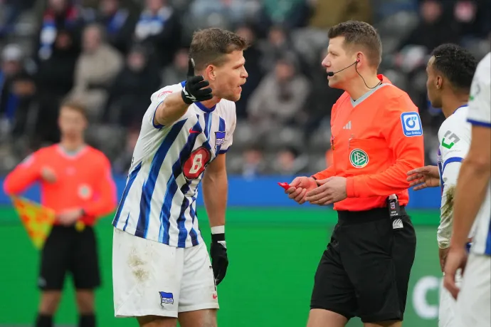 Halálosan megfenyegették a bírót, aki kiállította a Hertha egyik játékosát