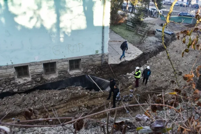 Nem tudtam, hogy gyerekek vannak bent – mondta a cégvezető, aki a székelyudvarhelyi leomlott kollégium körül végezte a felújítást