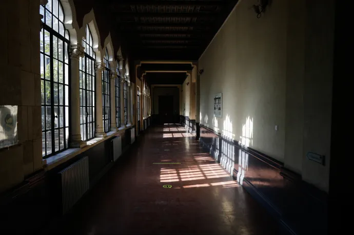 Mit tehetnek a szülők, ha gyermekük iskolája régi épületben működik?