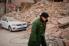 135-re emelkedett a kínai földrengés áldozatainak száma