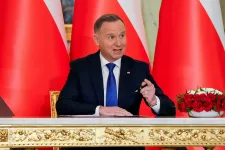 Lengyelország elnöke: A kulturális miniszter alkotmányt sértett