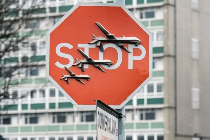 Megjelent egy új Banksy-alkotás Londonban, egy órán belül ellopták