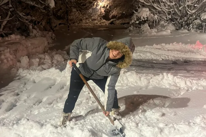 Novák Katalin hólapáttal és Nélküleddel várja a karácsonyt