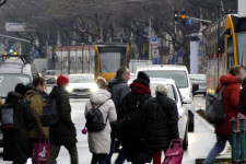 Sok magyar gondolja magát tévesen középosztálybelinek, az országát pedig szegény országnak