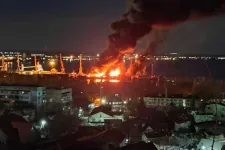 Orosz hajókra mért csapást az ukrán légierő, megsemmisítettek egy drónokkal megpakolt partraszállító hajót
