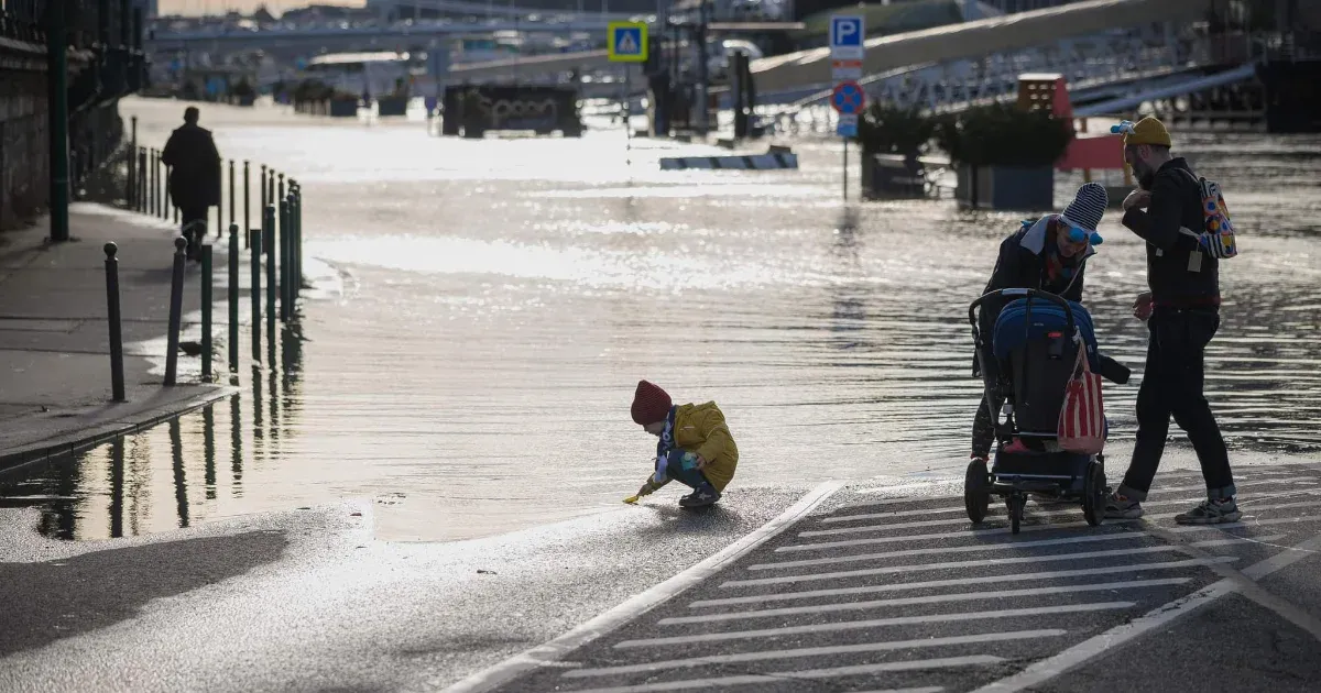 700 centivel tetőzhet a Duna ma Budapesten