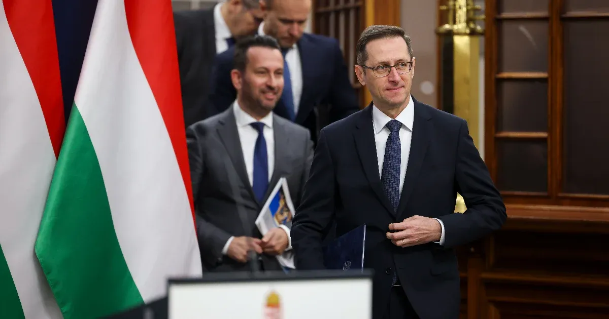 Többet fizetünk az államadósság kamataira, mint a görögök, pedig nekik kétszer annyi a tartozásuk